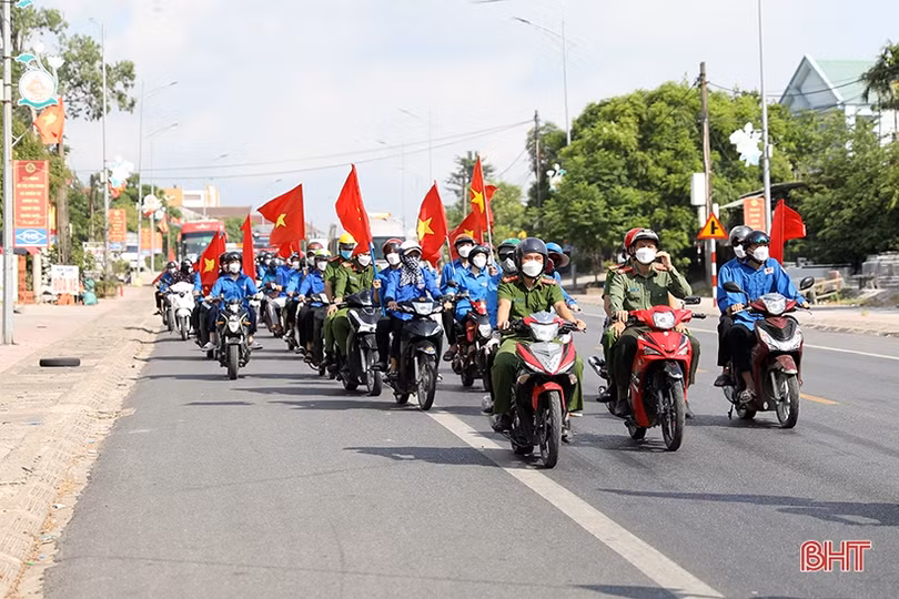 Mỗi cán bộ, người dân cần nâng cao nhận thức về hiểm họa ma túy với cộng đồng