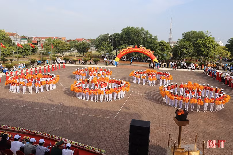 Gần 1.000 vận động viên tranh tài Đại hội thể dục thể thao huyện Thạch Hà