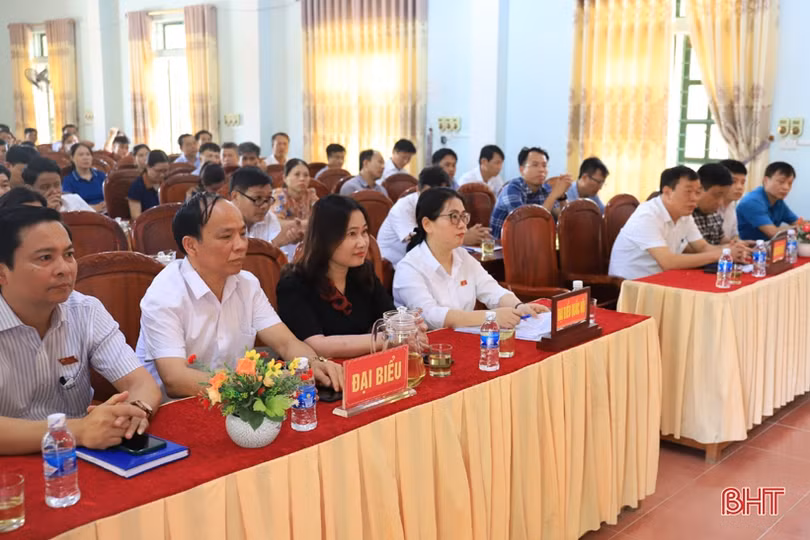 Cử tri kiến nghị tăng phụ cấp hằng tháng cho cán bộ bán chuyên trách cấp xã