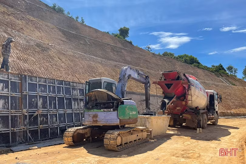 Hà Tĩnh quyết liệt tháo gỡ khó khăn, đẩy nhanh giải ngân vốn đầu tư công