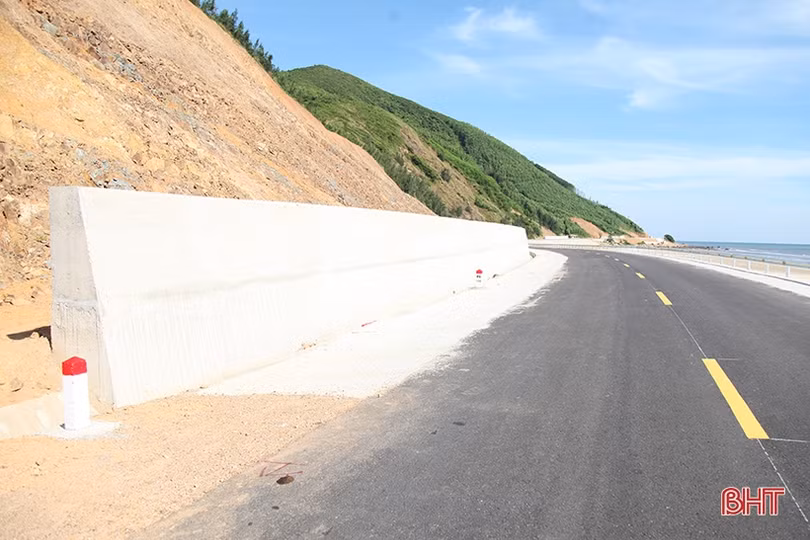 Ngắm tuyến đường ven biển Hà Tĩnh trước ngày “về đích”