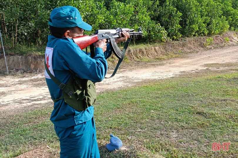 Hội thao trung đội dân quân cơ động cụm 4 ở Hương Sơn