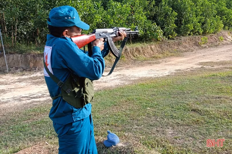 Hội thao trung đội dân quân cơ động cụm 4 ở Hương Sơn