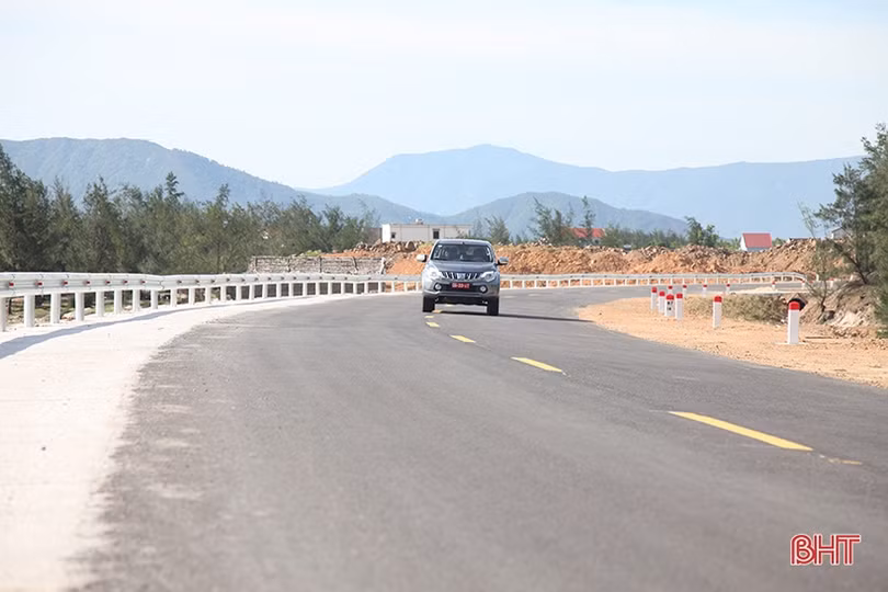 Ngắm tuyến đường ven biển Hà Tĩnh trước ngày “về đích”