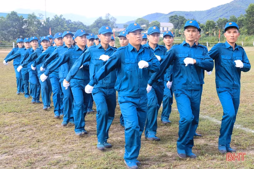 Hội thao trung đội dân quân cơ động cụm 4 ở Hương Sơn