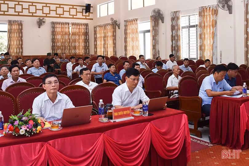 Cử tri huyện Kỳ Anh kiến nghị nâng cấp một số tuyến tỉnh lộ đã xuống cấp