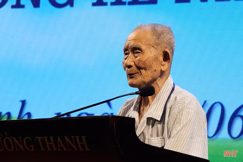 Hà Tĩnh gặp mặt cán bộ chủ chốt nghỉ hưu qua các thời kỳ