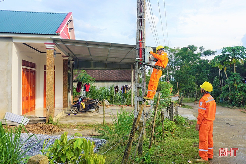 Điện lực Hà Tĩnh hỗ trợ vùng “rốn lũ” Hương Khê 560 triệu đồng xây khu dân cư mẫu