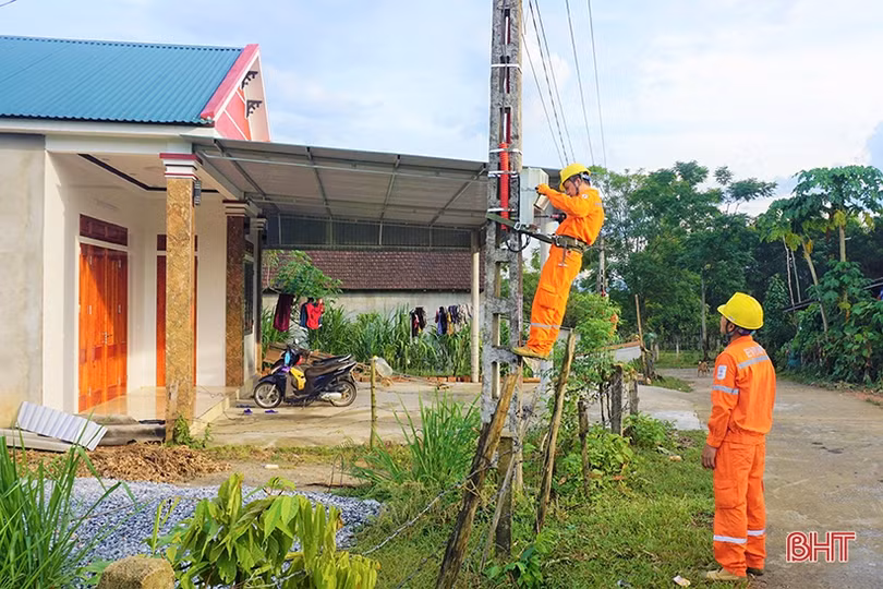 Điện lực Hà Tĩnh hỗ trợ vùng “rốn lũ” Hương Khê 560 triệu đồng xây khu dân cư mẫu