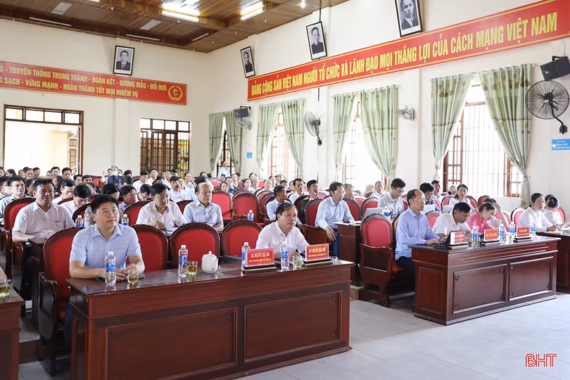 Cử tri kiến nghị nhiều vấn đề ảnh hưởng trực tiếp đến đời sống dân sinh