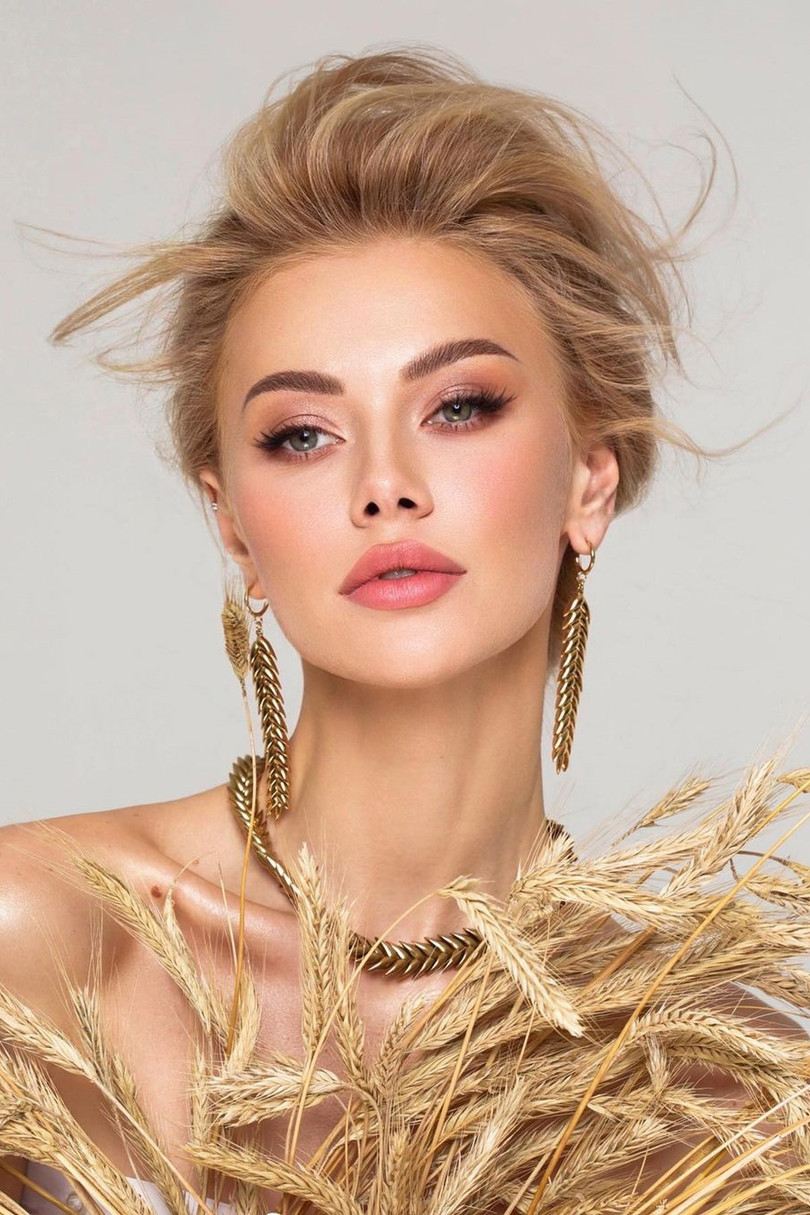 Vẻ đẹp tân Hoa hậu Hoàn vũ Ukraine