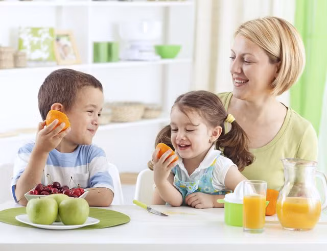 Nguyên tắc chăm sóc trẻ đúng cách trong mùa nóng