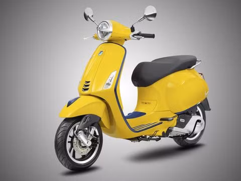 Vespa Sprint và Vespa Primavera “khoác áo mới” sống động đón hè 2022