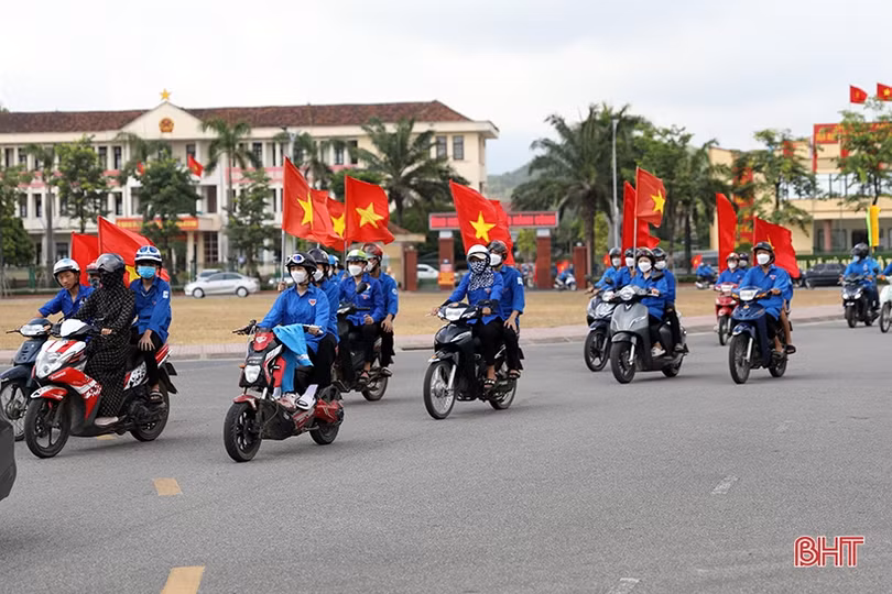 Mỗi cán bộ, người dân cần nâng cao nhận thức về hiểm họa ma túy với cộng đồng