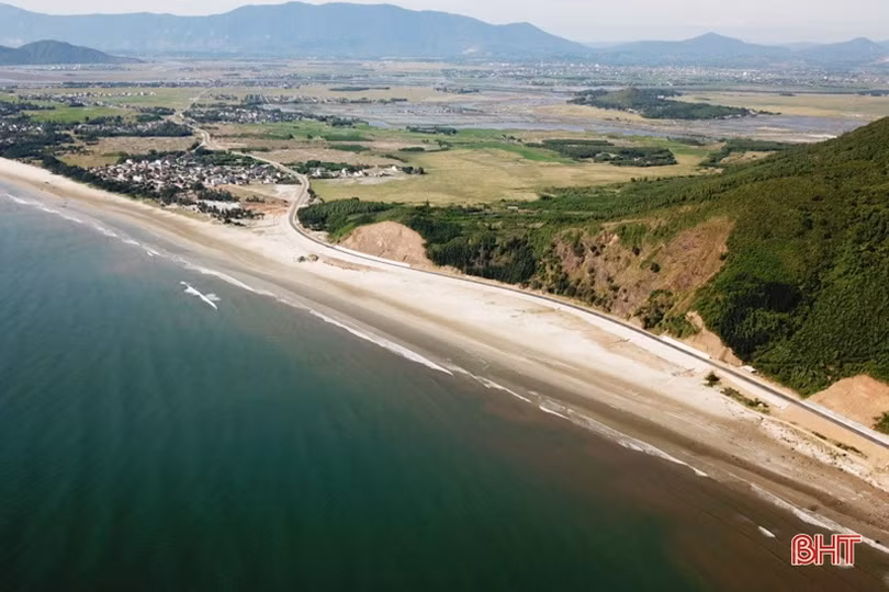 Ngắm tuyến đường ven biển Hà Tĩnh trước ngày “về đích”