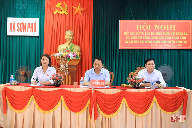 Cử tri kiến nghị tăng phụ cấp hằng tháng cho cán bộ bán chuyên trách cấp xã