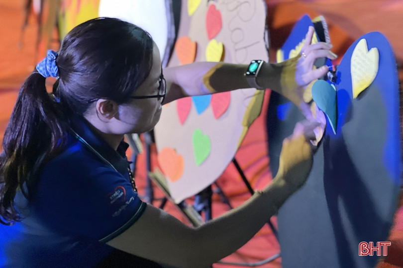 Trường Mầm non Trung Kiên trao chứng chỉ hoàn thành bậc học mầm non cho gần 100 học sinh