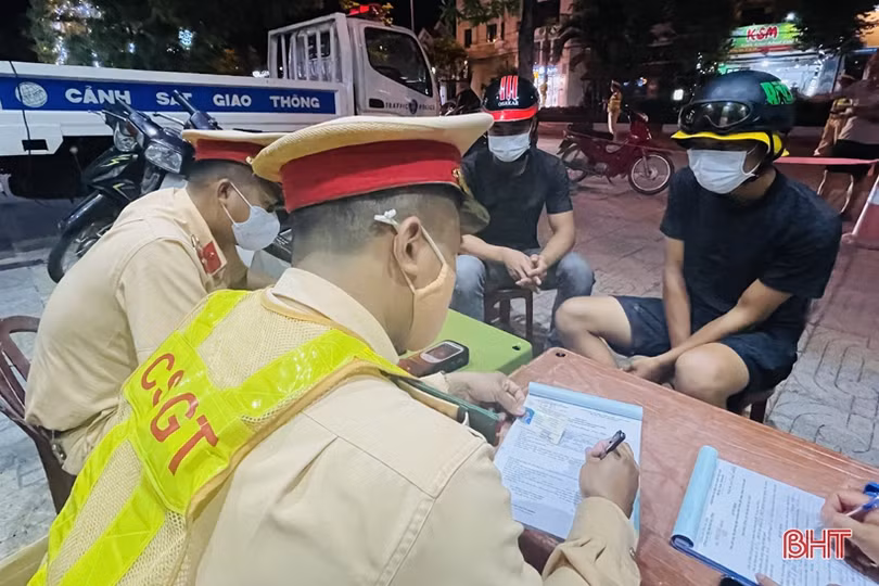 Công an TP Hà Tĩnh “mạnh tay” xử lý lái xe vi phạm nồng độ cồn