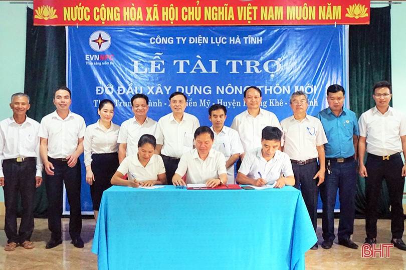 Điện lực Hà Tĩnh hỗ trợ vùng “rốn lũ” Hương Khê 560 triệu đồng xây khu dân cư mẫu