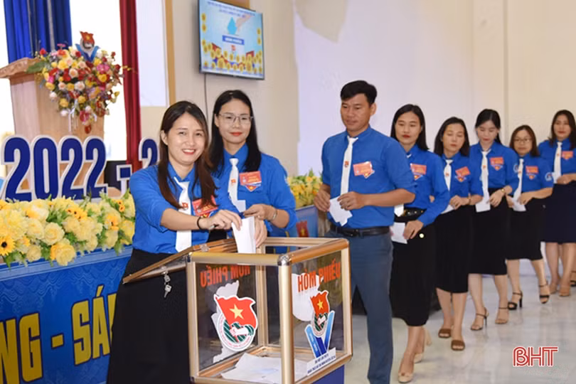 Anh Đặng Thái Sơn tái cử Bí thư Huyện đoàn Lộc Hà