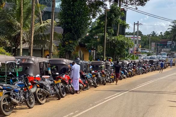 Hết xăng, Sri Lanka hủy họp Quốc hội để hạn chế đi lại không cần thiết