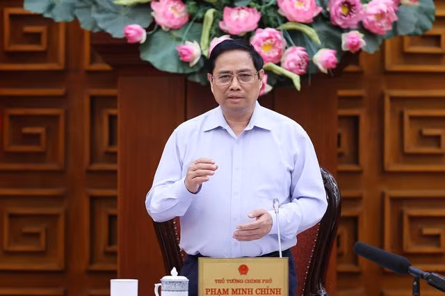 Thủ tướng: Bảo đảm thuốc và nhân lực y tế, bảo vệ tính mạng, sức khỏe người dân với trách nhiệm cao nhất