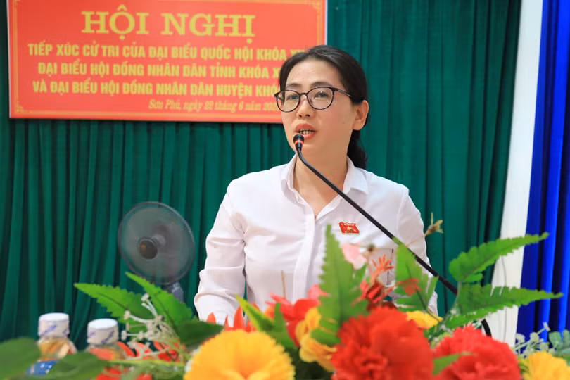 Cử tri kiến nghị tăng phụ cấp hằng tháng cho cán bộ bán chuyên trách cấp xã