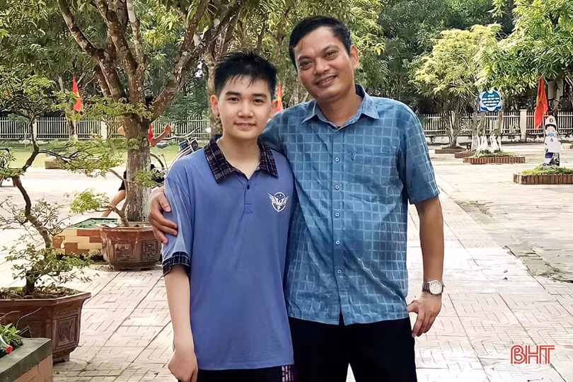 Nam sinh Vũ Quang thủ khoa lớp 10 Tin học Trường THPT Chuyên Hà Tĩnh