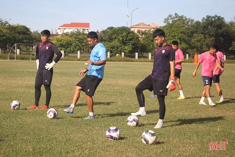 Tiền vệ Nguyễn Trọng Đại có buổi tập đầu tiên cùng đồng đội Hồng Lĩnh Hà Tĩnh