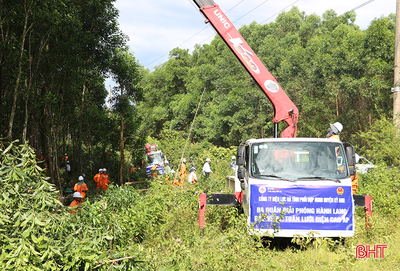 ខ្សែតង់ស្យុងខ្ពស់ 35KV ផ្លូវលេខ 373 ផ្លូវ 378E18.3 ជាខ្សែសំខាន់មួយផ្គត់ផ្គង់អគ្គិសនីដល់អតិថិជនជាង 25,000 នាក់នៅកណ្តាលស្រុក Ky Anh និងឃុំ Lam Hop, Ky Son, Ky Thuong, Ky Lac, Ky Tay, និង Ky Trung។ bqbht_br_5.png