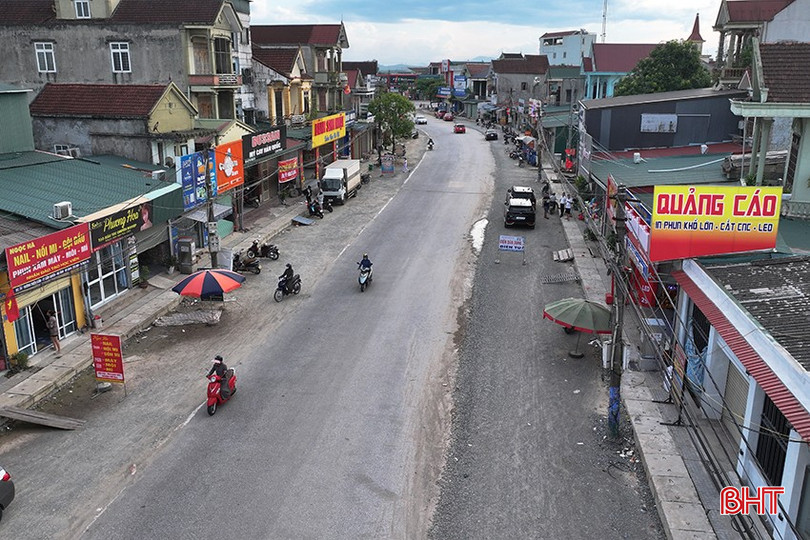 Gần 1km thuộc dự án nâng cấp Quốc lộ 8C qua địa bàn xã Cẩm Xuyên vắng bóng máy móc thi công. bqbht_br_anh-2.jpg