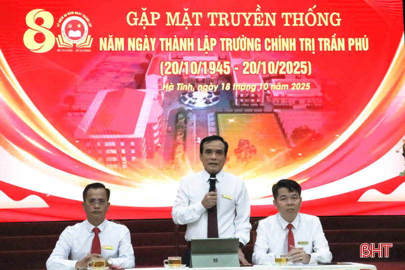 T.S Nguyễn Trọng Tứ - Hiệu trưởng Trường Chính trị Trần Phú phát biểu tại buổi gặp mặt. bqbht_br_anh-thay-tu-phat-bieu.jpg
