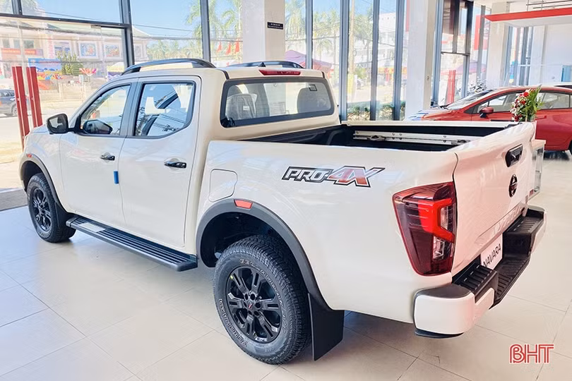 Cận cảnh những phiên bản Nissan Navara hút người mua của Nissan Hà Tĩnh