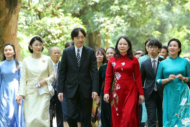 Hoàng Thái tử Nhật và Công nương thăm Khu di tích Chủ tịch Hồ Chí Minh