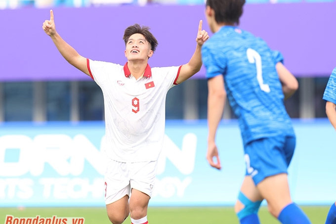 Olympic Việt Nam 4-2 Olympic Mông Cổ: 3 điểm nhưng chưa nóng máy