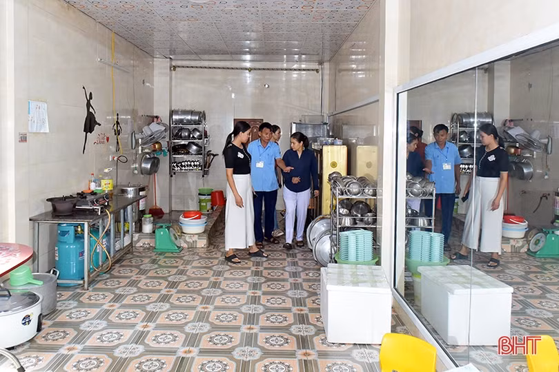 Hà Tĩnh: 12 trẻ mầm non nhập viện nghi bị ngộ độc