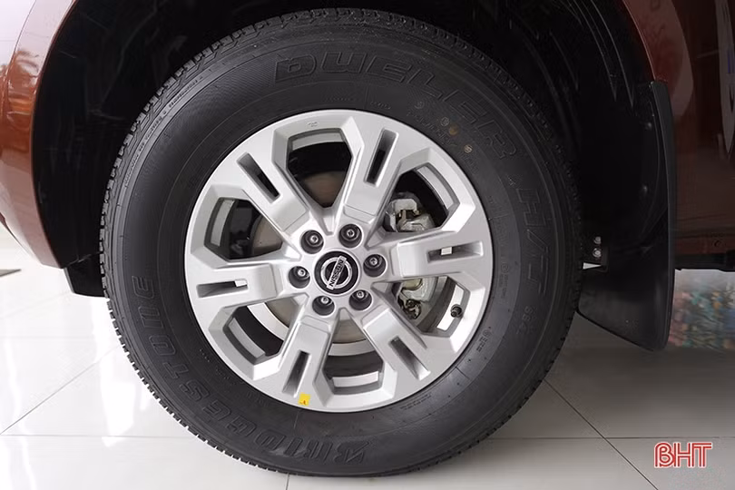 Cận cảnh những phiên bản Nissan Navara hút người mua của Nissan Hà Tĩnh