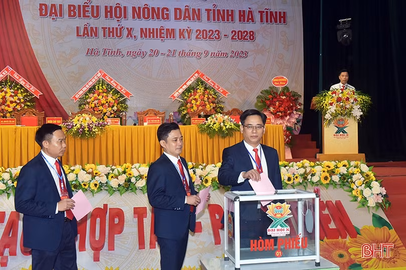 Bầu 28 đồng chí vào Ban Chấp hành Hội Nông dân Hà Tĩnh khóa X