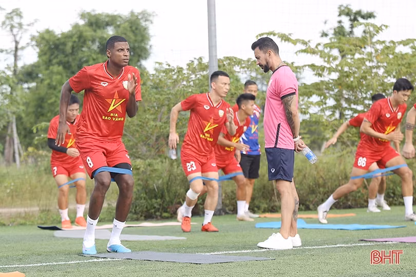 Điều thú vị về ngoại binh gần 10 tỷ đồng vừa gia nhập Hồng Lĩnh Hà Tĩnh