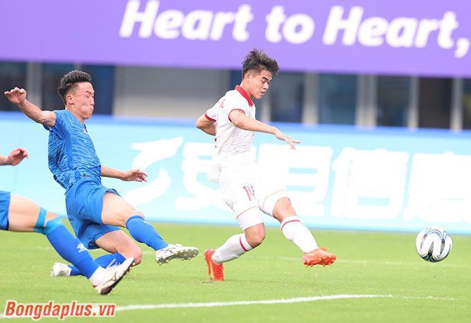 Olympic Việt Nam 4-2 Olympic Mông Cổ: 3 điểm nhưng chưa nóng máy