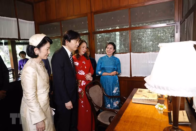 Hoàng Thái tử Nhật và Công nương thăm Khu di tích Chủ tịch Hồ Chí Minh