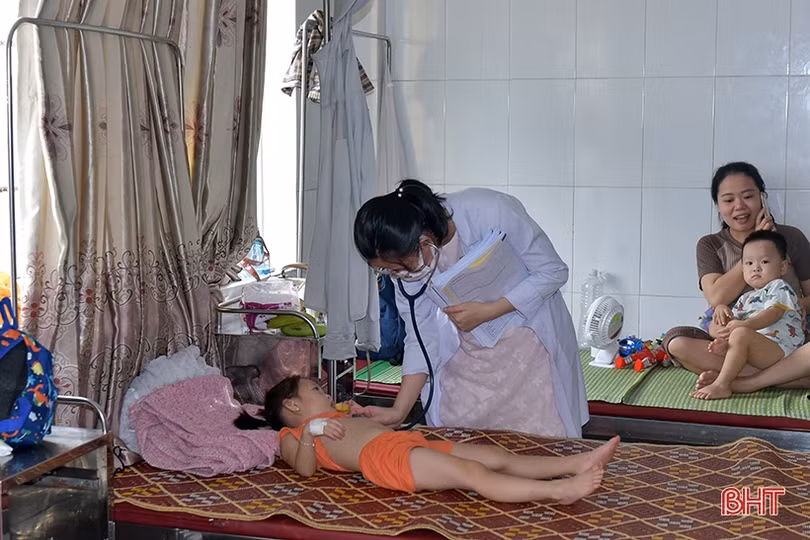 Hà Tĩnh: 12 trẻ mầm non nhập viện nghi bị ngộ độc