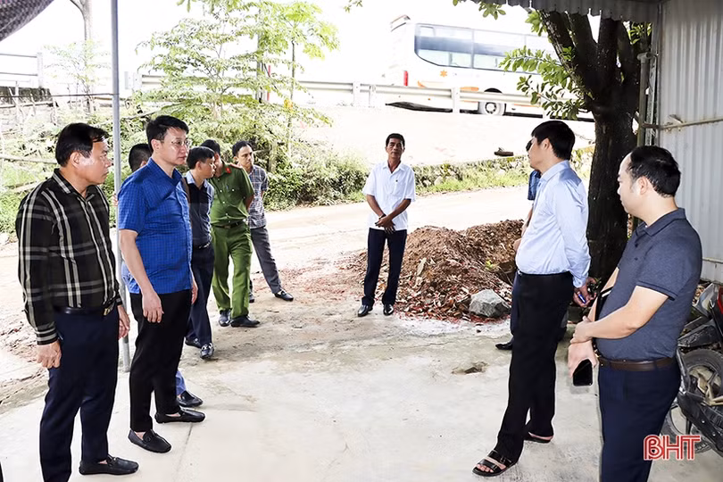 Bố trí tái định cư cho hộ dân ở nút giao đường huyện với QL 8A để đảm bảo ATGT