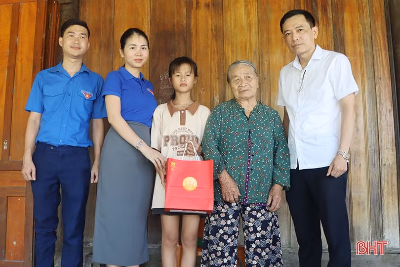 Sở Tài chính hỗ trợ Hương Khê xây dựng 2 nhà nhân ái và xây dựng NTM