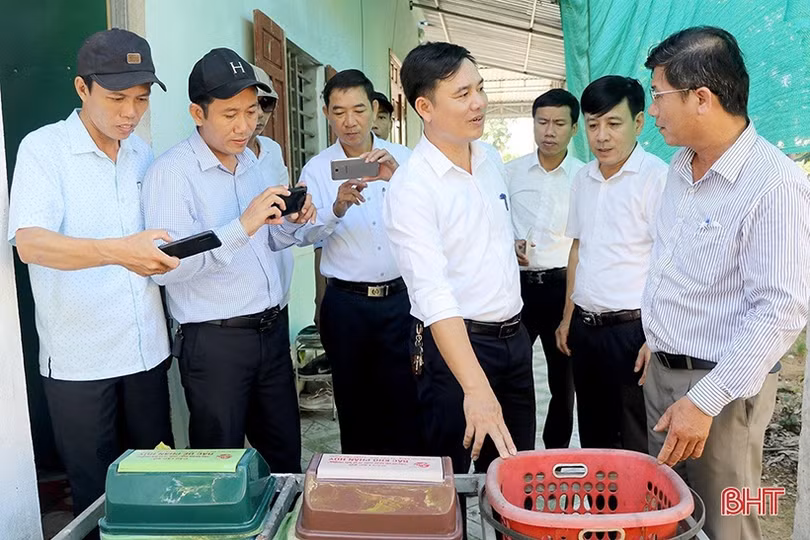 Đoàn công tác tỉnh Quảng Trị tham quan huyện nông thôn mới Cẩm Xuyên