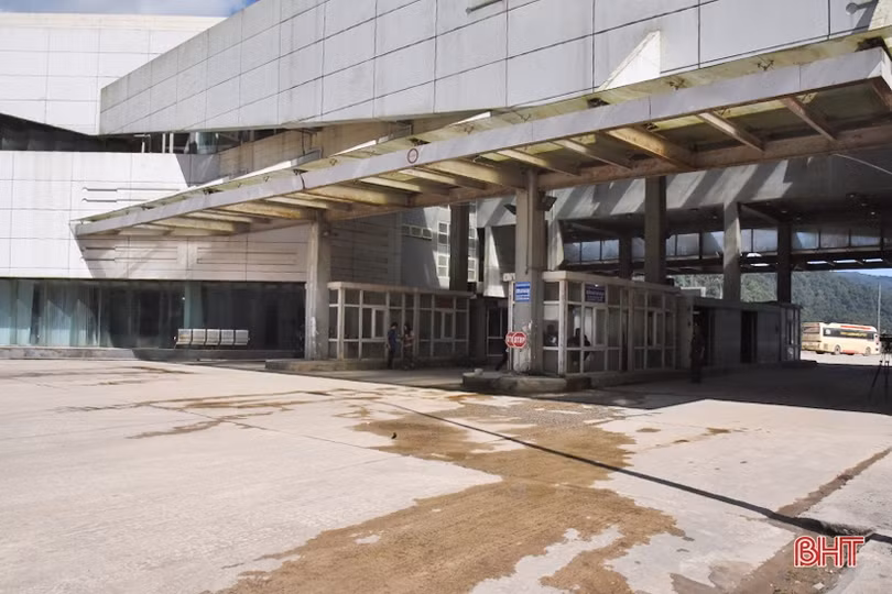 Hàng hóa, phương tiện qua Cửa khẩu Cầu Treo giảm mạnh