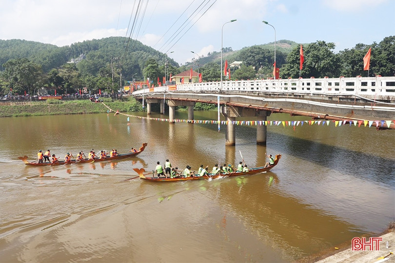 Quang Thọ nhất giải đua thuyền huyện Vũ Quang