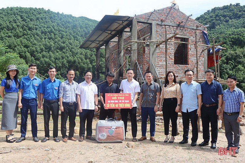 Sở Tài chính hỗ trợ Hương Khê xây dựng 2 nhà nhân ái và xây dựng NTM