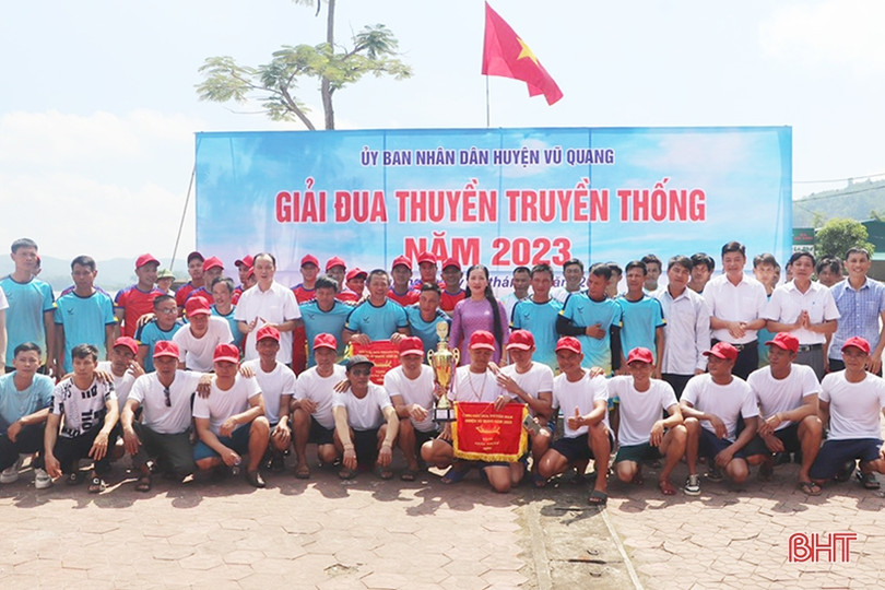 Quang Thọ nhất giải đua thuyền huyện Vũ Quang