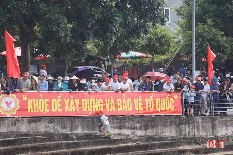 Quang Thọ nhất giải đua thuyền huyện Vũ Quang